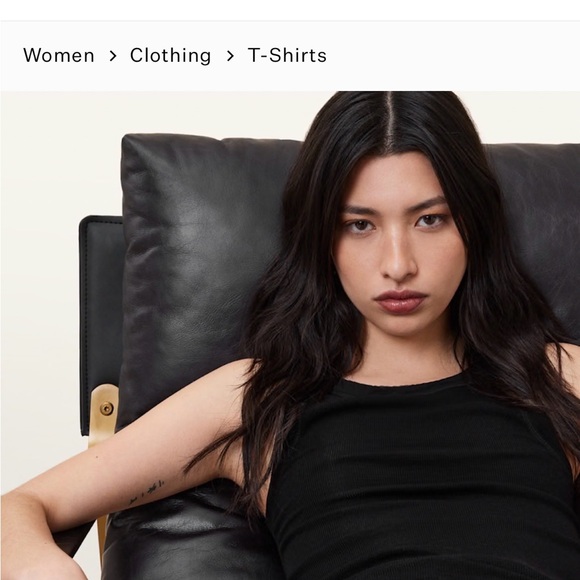 RINA CREW NECK SLEEVELESS TANK TOP - Picture 4 of 9